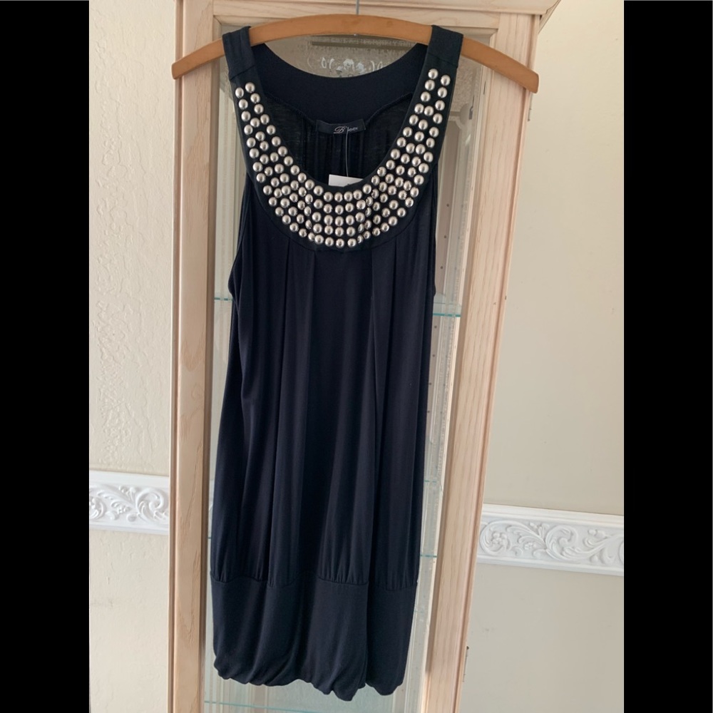B’Leev NWT Black Top w Silver Studs